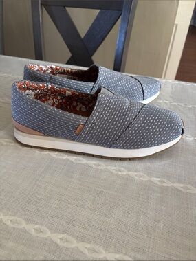 Toms Women's Grayish blue Slip-On Loafers
